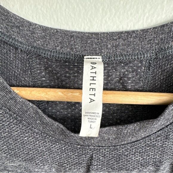 Athleta T Shirt Womens Large Gray Short Sleeve Top - Picture 2 of 6